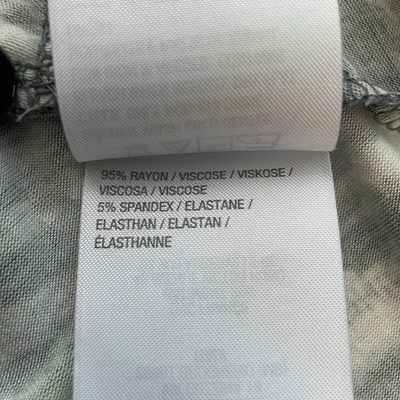 LOGO by Lori Goldstein Blue/Gray/White Camo Button Down Cardigan/Top. Size 1X - Picture 11 of 12